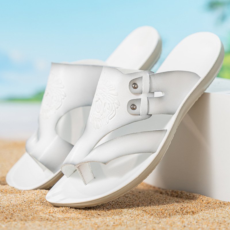 Cross-Border Hot-Selling Men's Embossed Flip-Flops, Summer Thong Sandals, Casual Outdoor Wear Men's Slippers, European And American Large Sizes