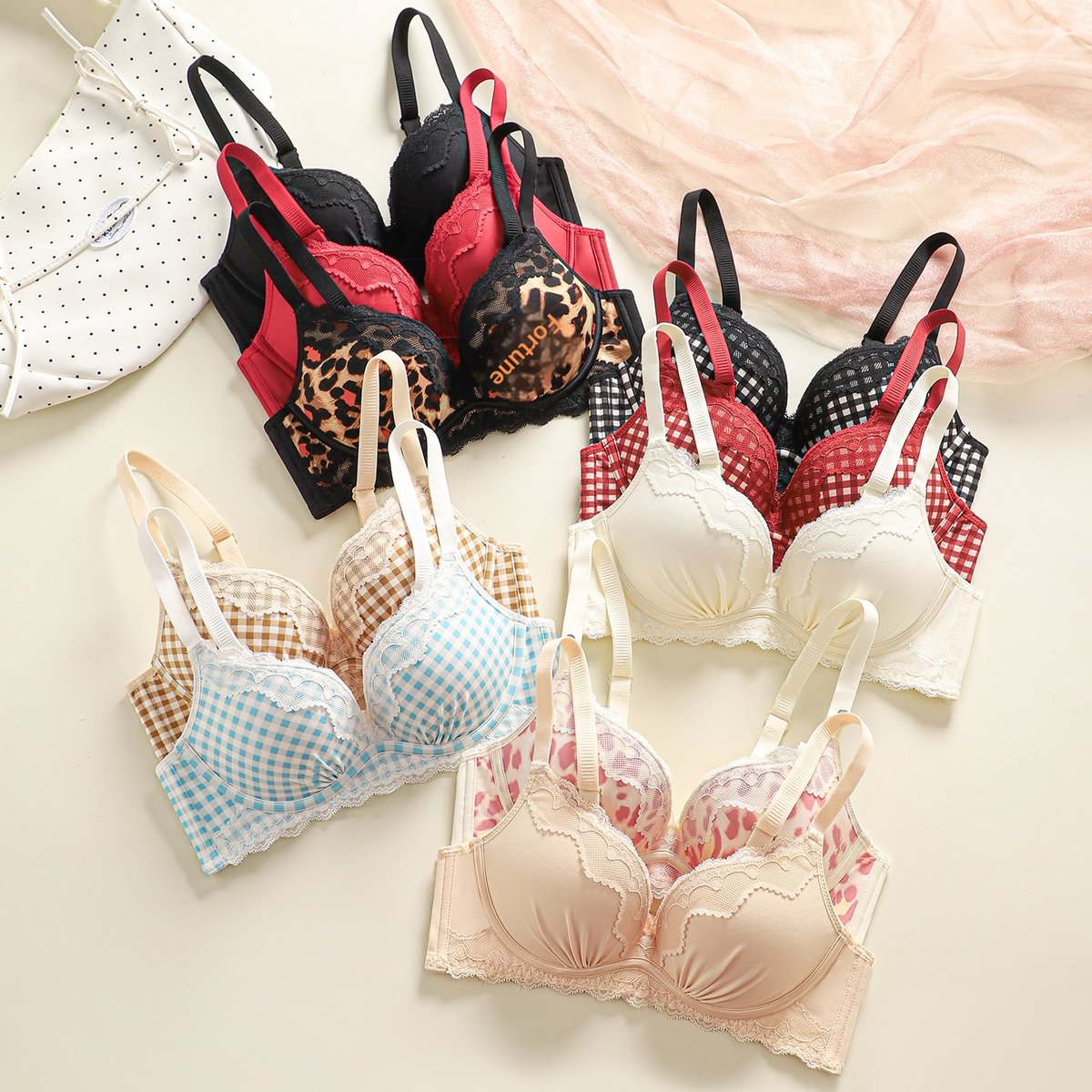 Leopard-print Bra Deep V-neck, Peach-shaped Cups Womens Lingerie