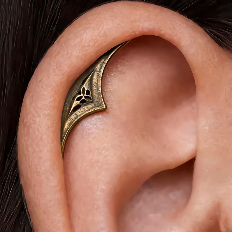 Halloween Horror Gothic Geometric Hollow-out Crescent-shaped Helix Stud